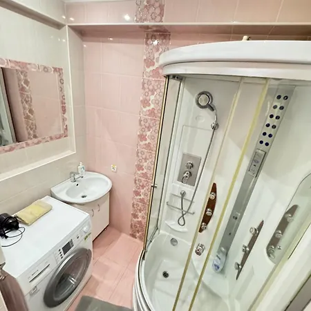 Apartment Near Pizza Mania In